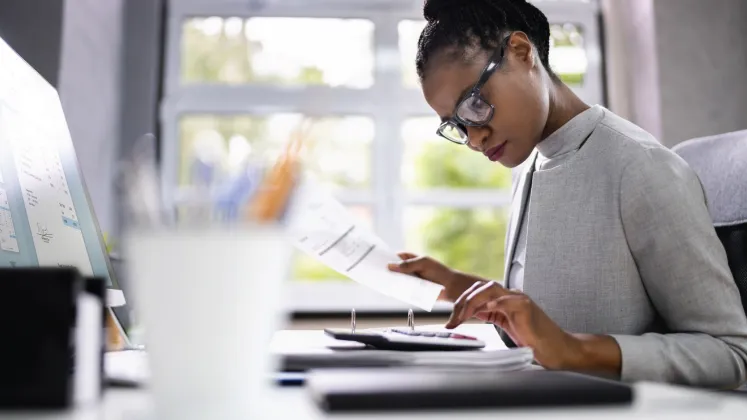 What Are a Financial Controllers Job Responsibilities?