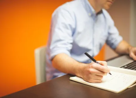 8 CV Tips That Recruiters Swear By